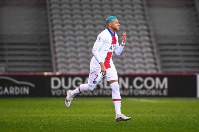  巴黎圣日耳曼客场奏凯，领跑法甲积分榜展统治力